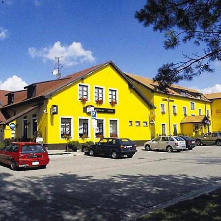 Hotel Rose Břeclav Eksteriør bilde