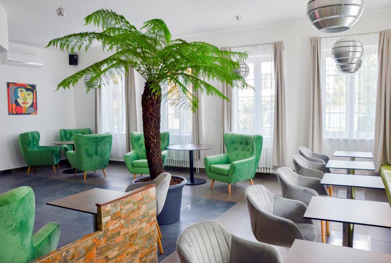 Hotel Rose Břeclav Eksteriør bilde