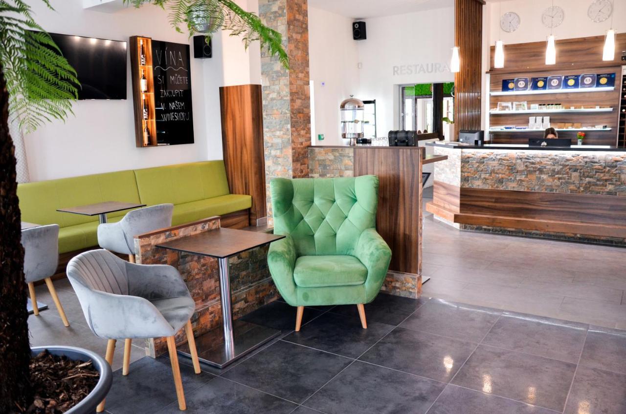 Hotel Rose Břeclav Eksteriør bilde