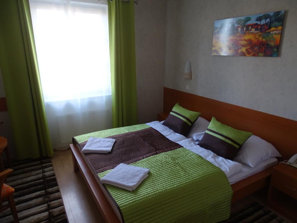 Hotel Rose Břeclav Eksteriør bilde